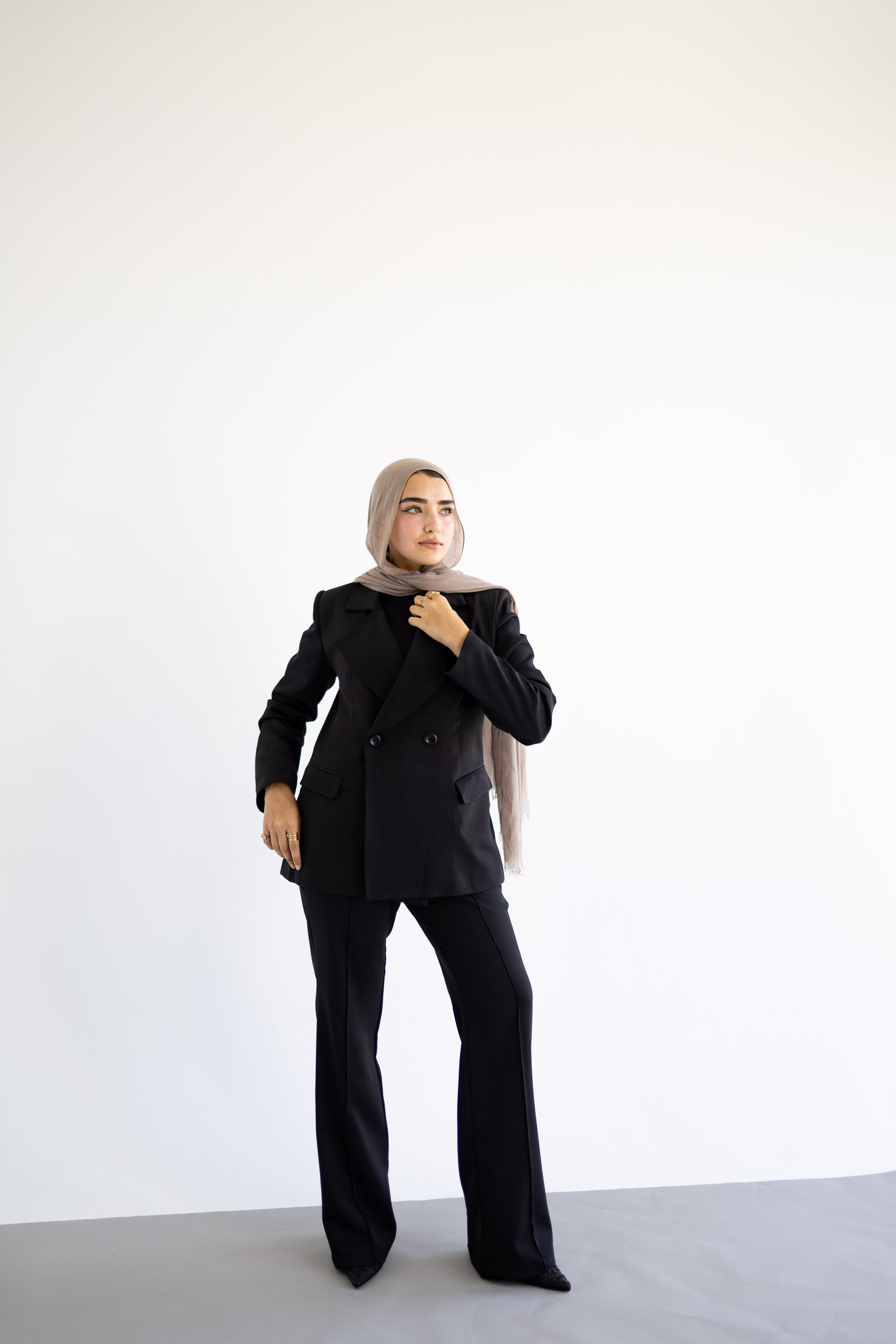 Prestige De Femme In Black
