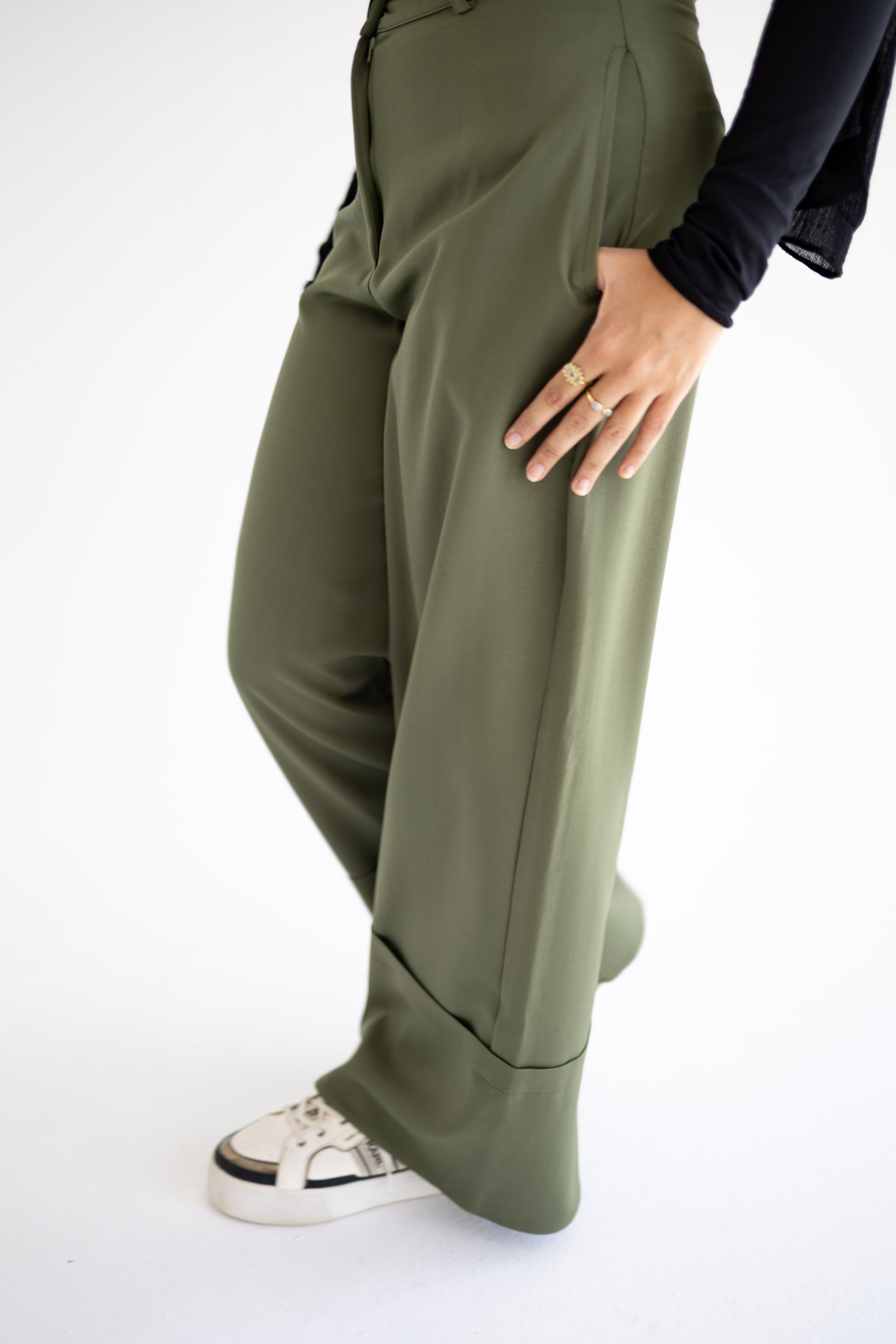 The Cuff Trousers In Black