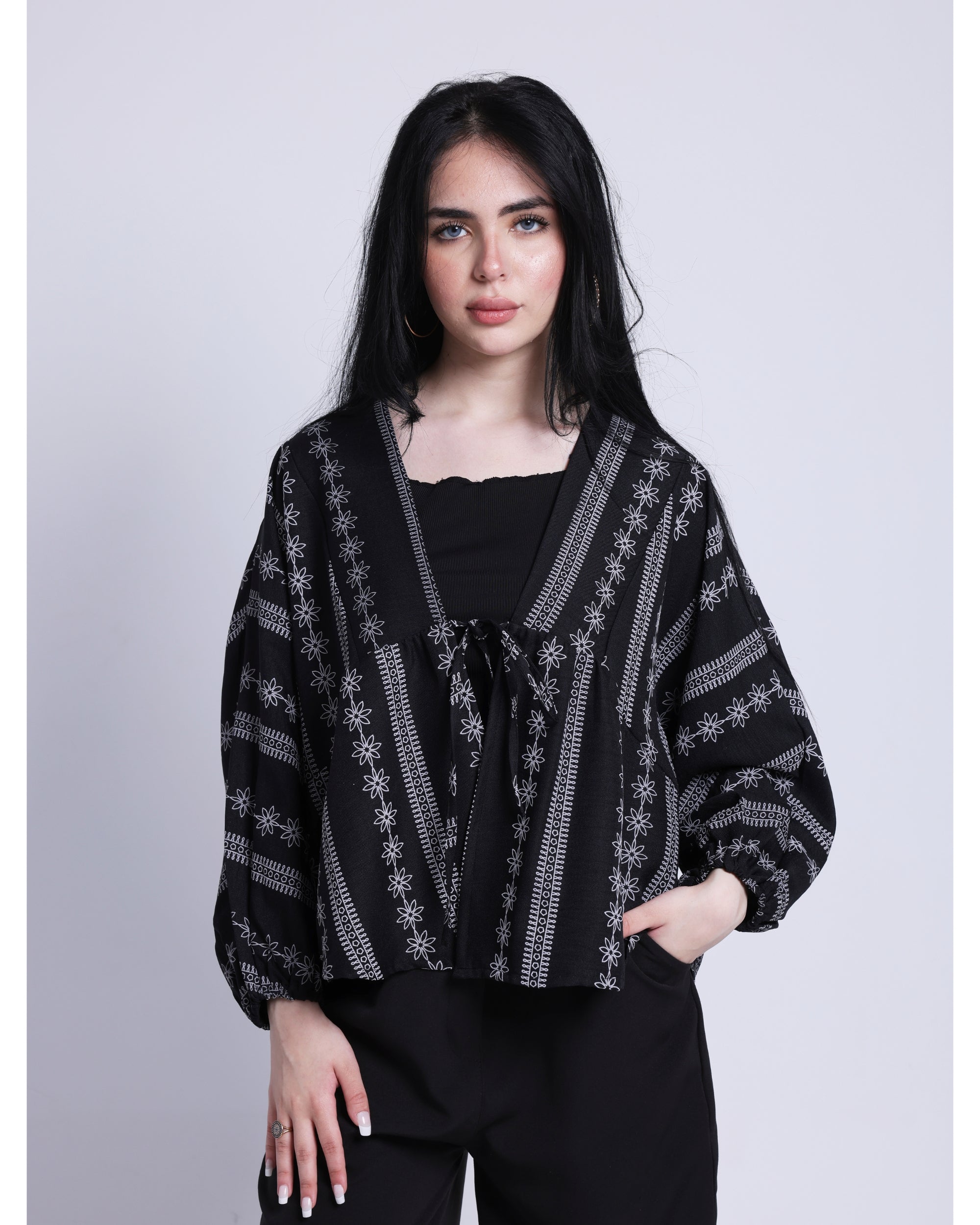 THE FLOWERY BLOUSE IN BLACK