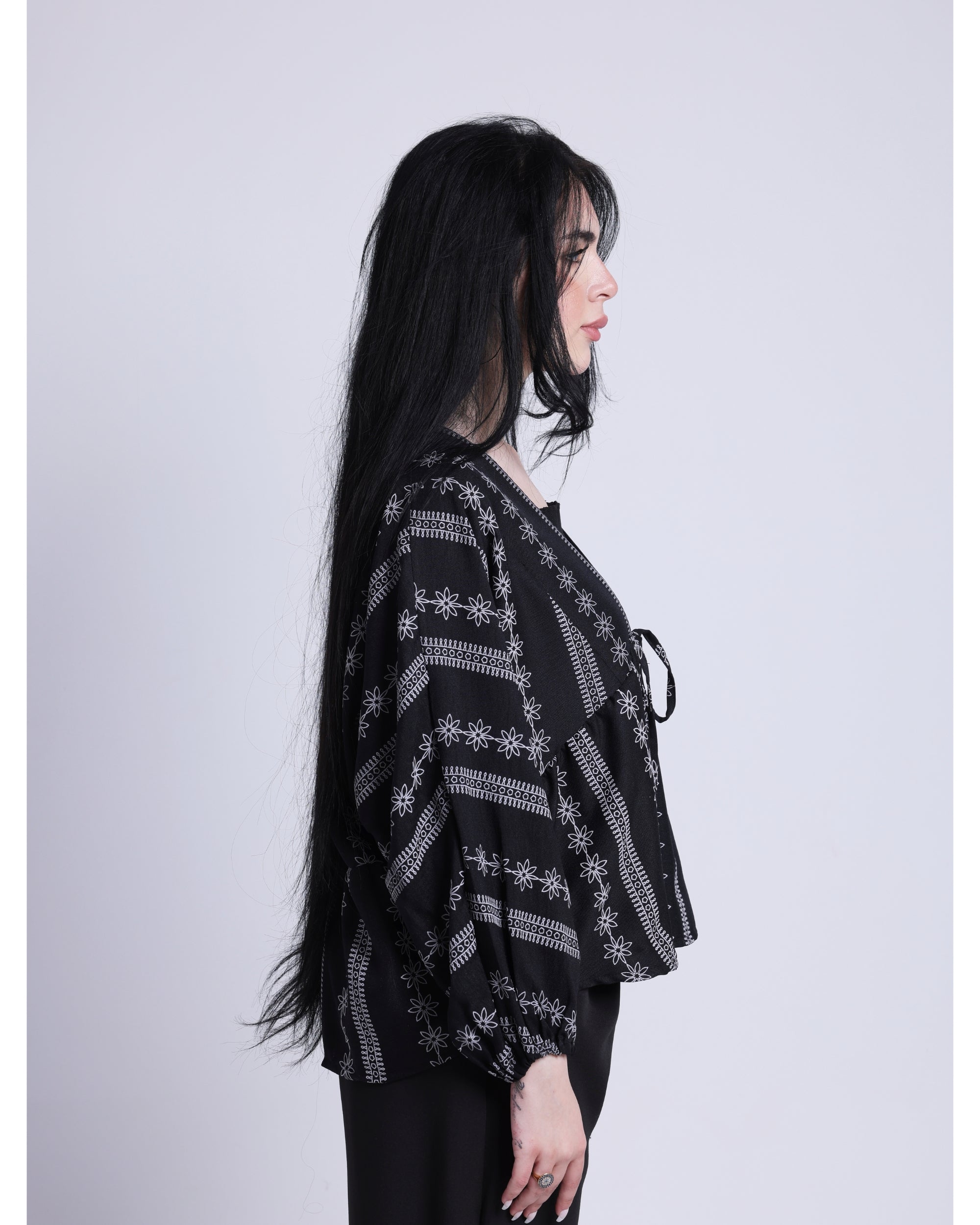 THE FLOWERY BLOUSE IN BLACK