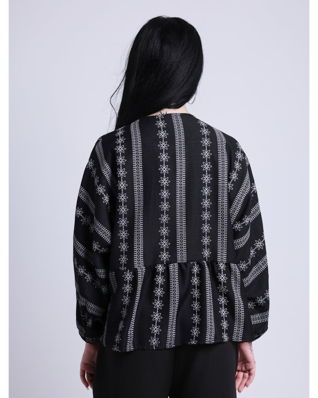 THE FLOWERY BLOUSE IN BLACK