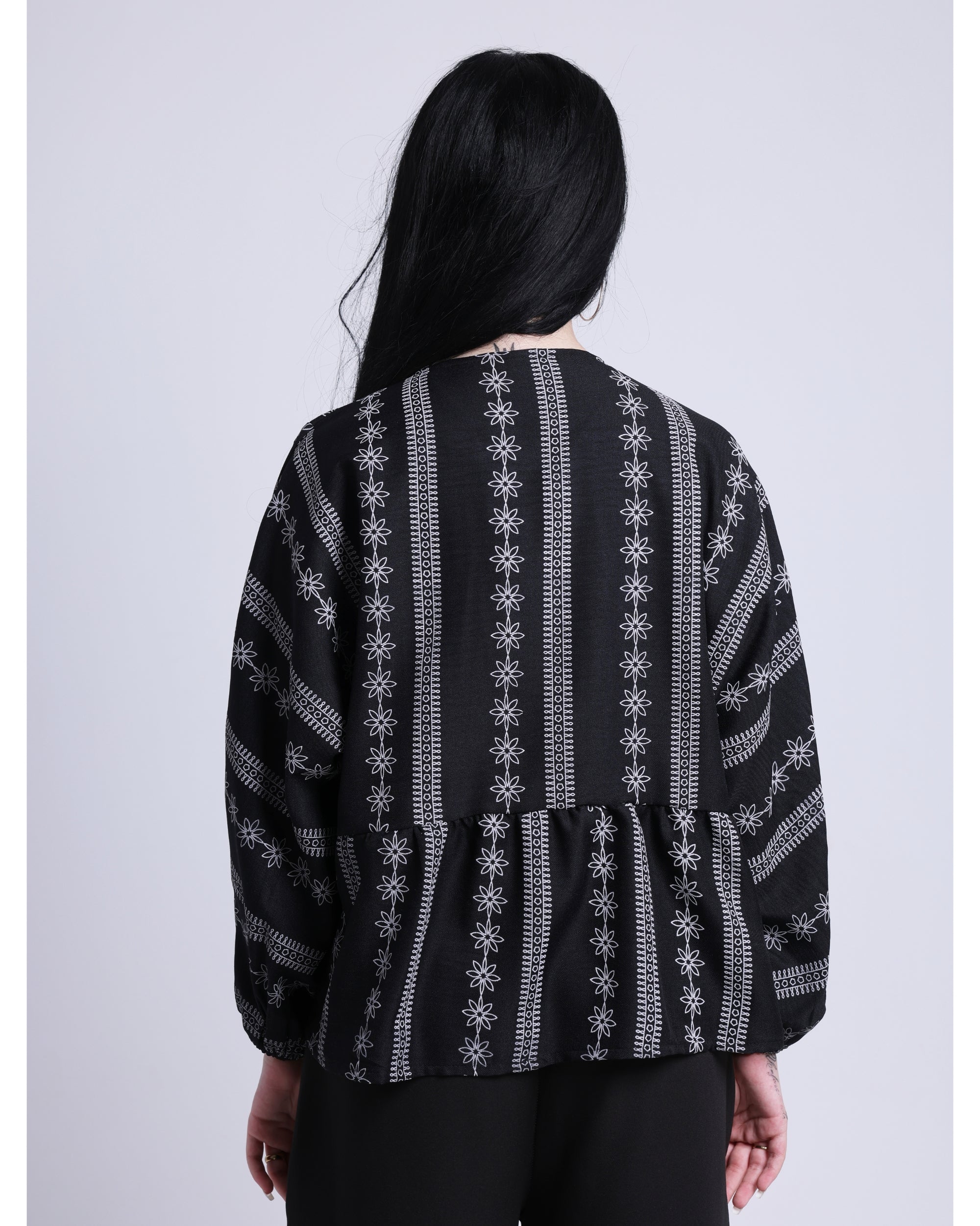 THE FLOWERY BLOUSE IN BLACK