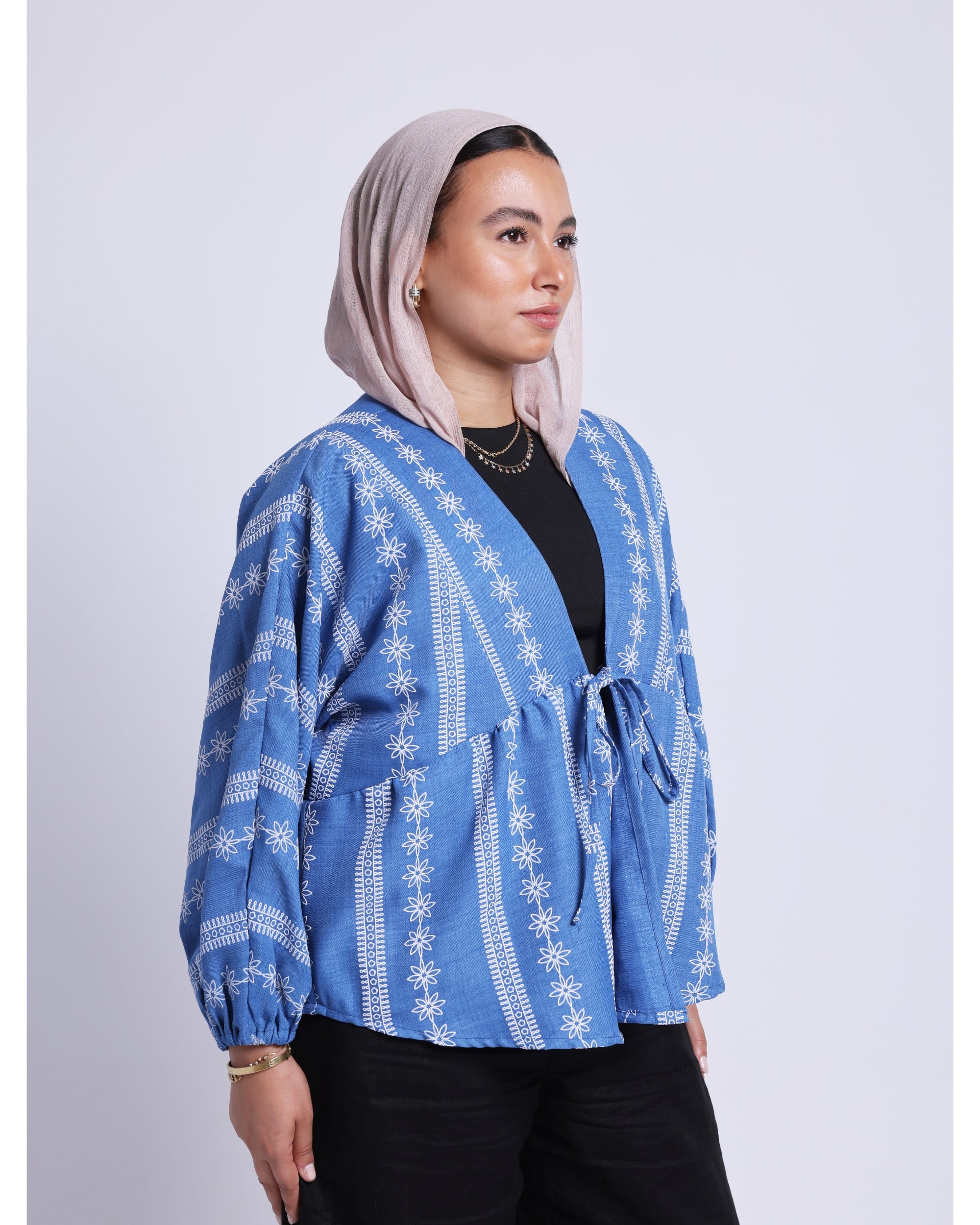 THE FLOWERY BLOUSE IN blue