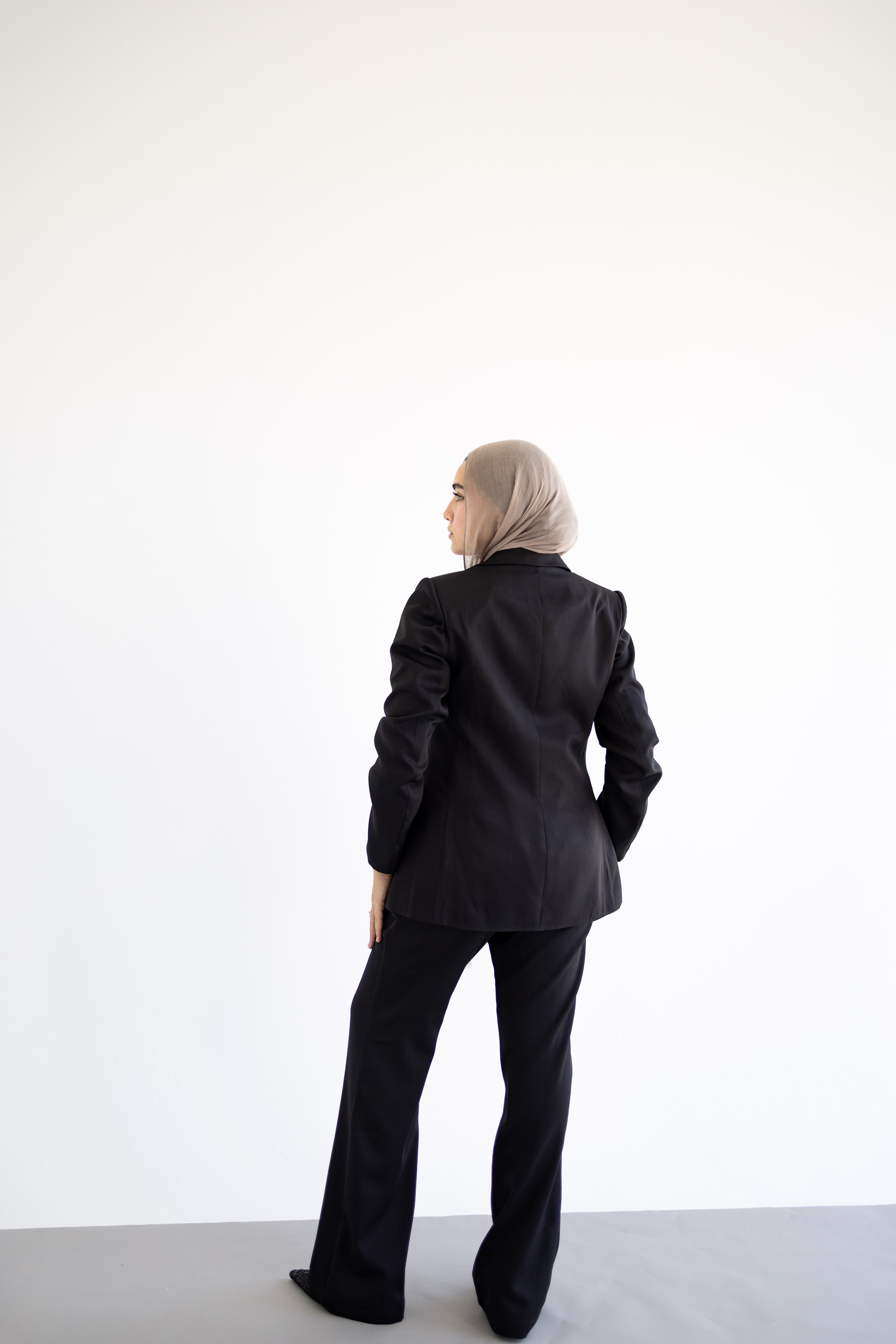 Prestige De Femme In Black