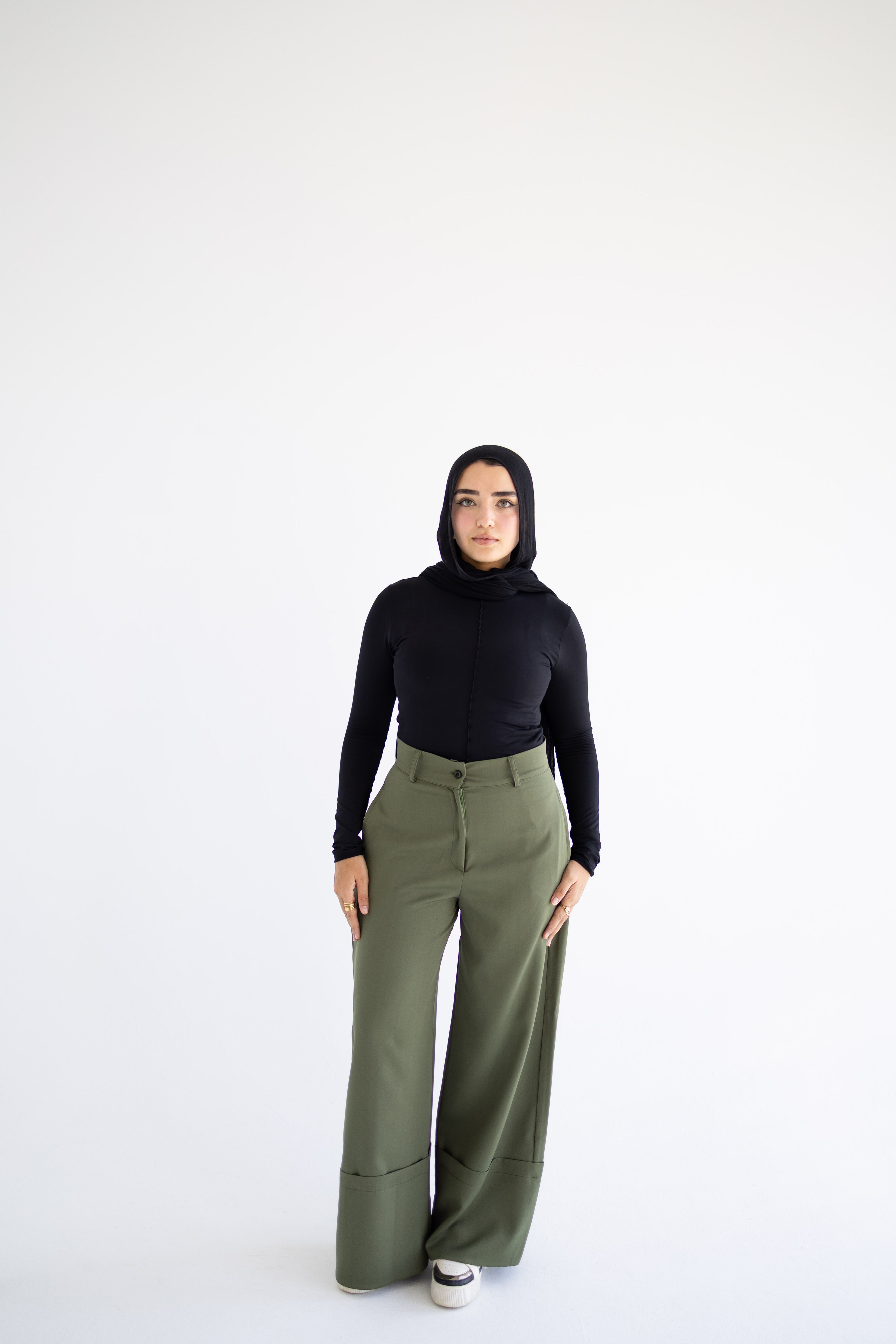 The Cuff Trousers In Olive