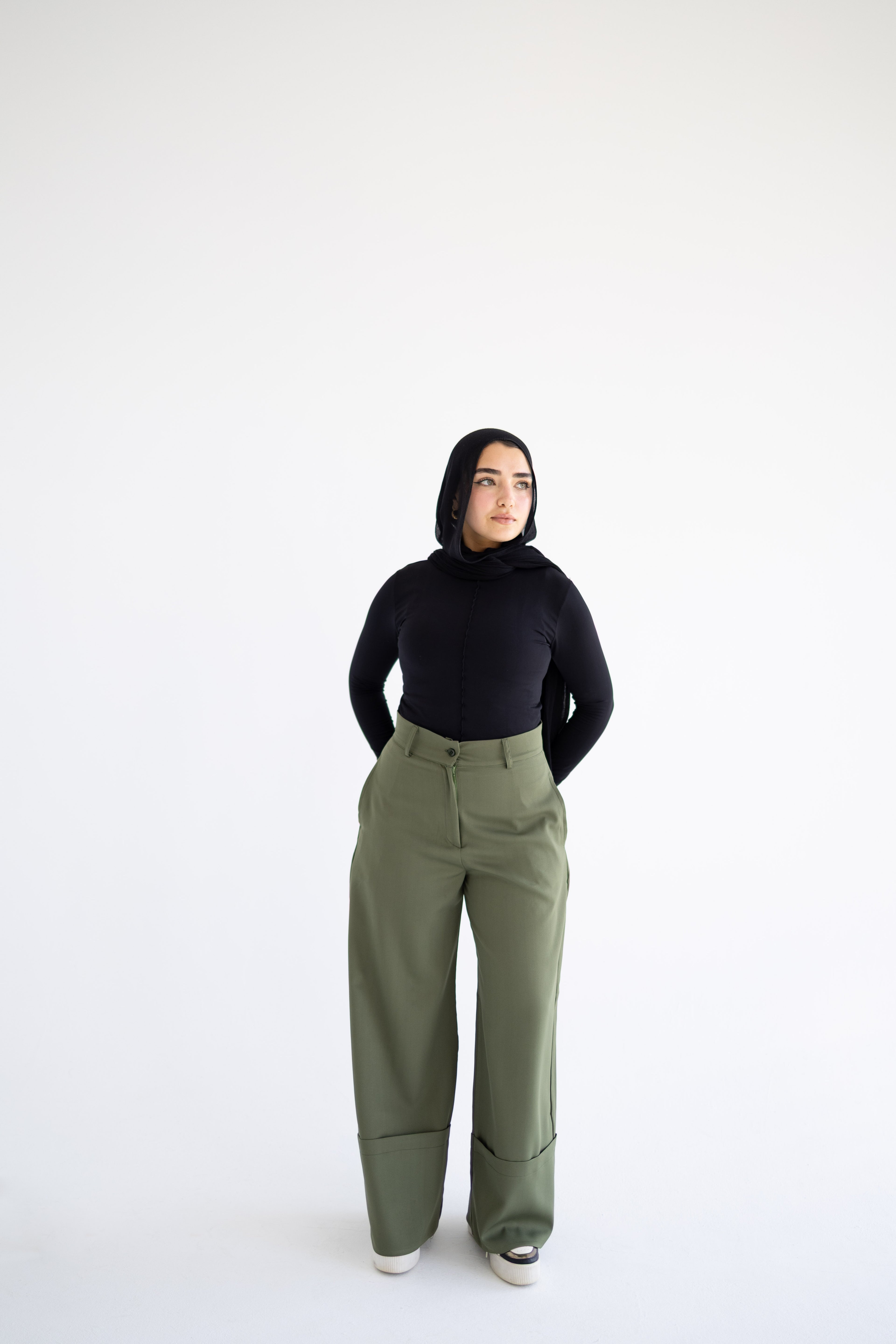 The Cuff Trousers In Olive