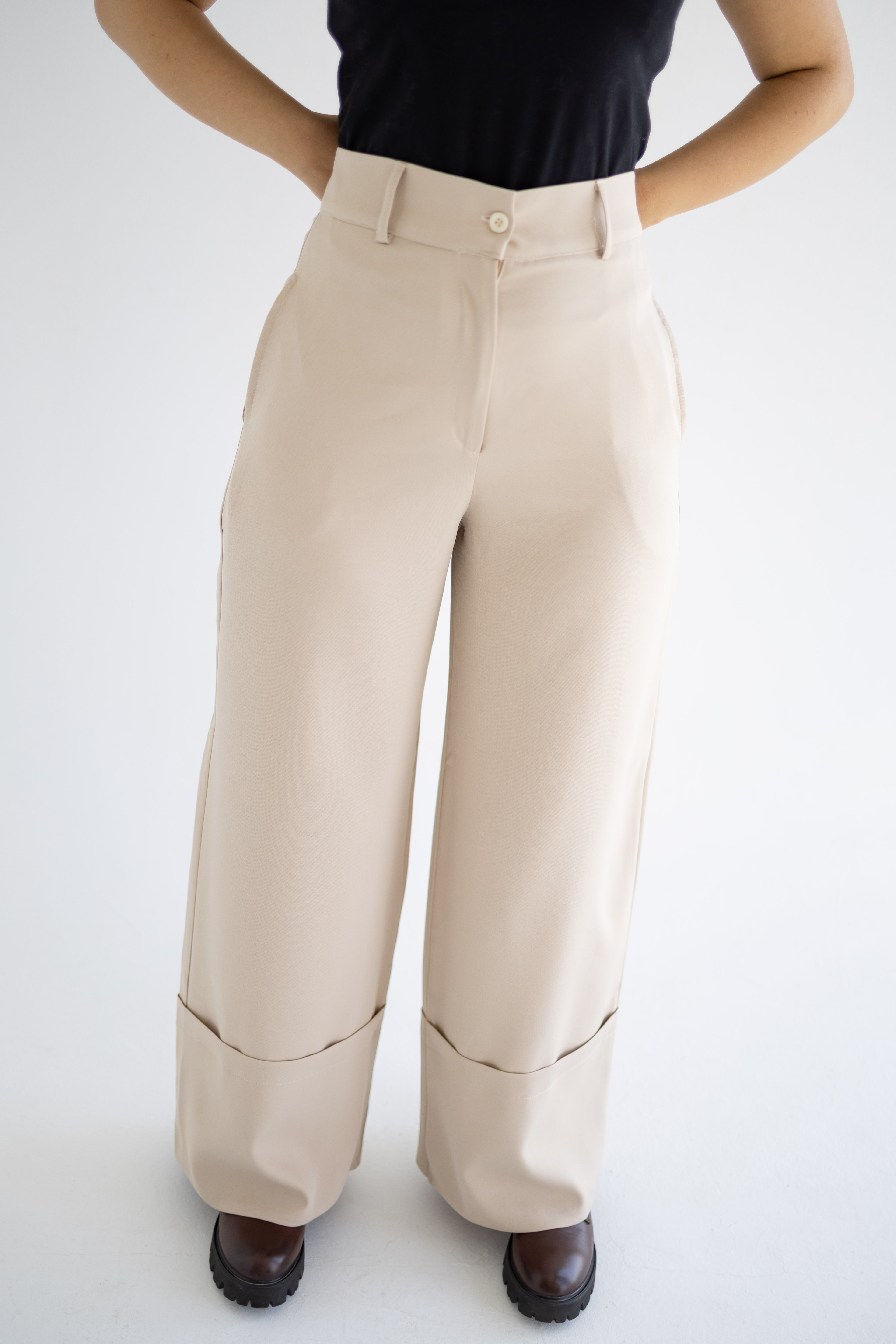The Cuff Trousers In Beige