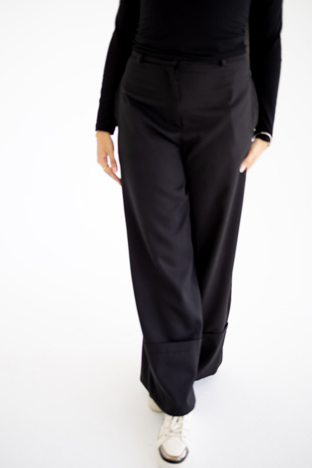 The Cuff Trousers In Black
