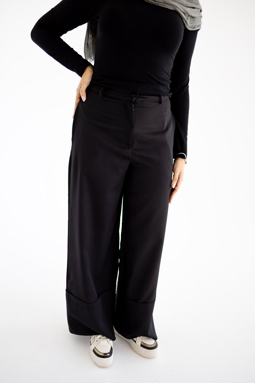 The Cuff Trousers In Black