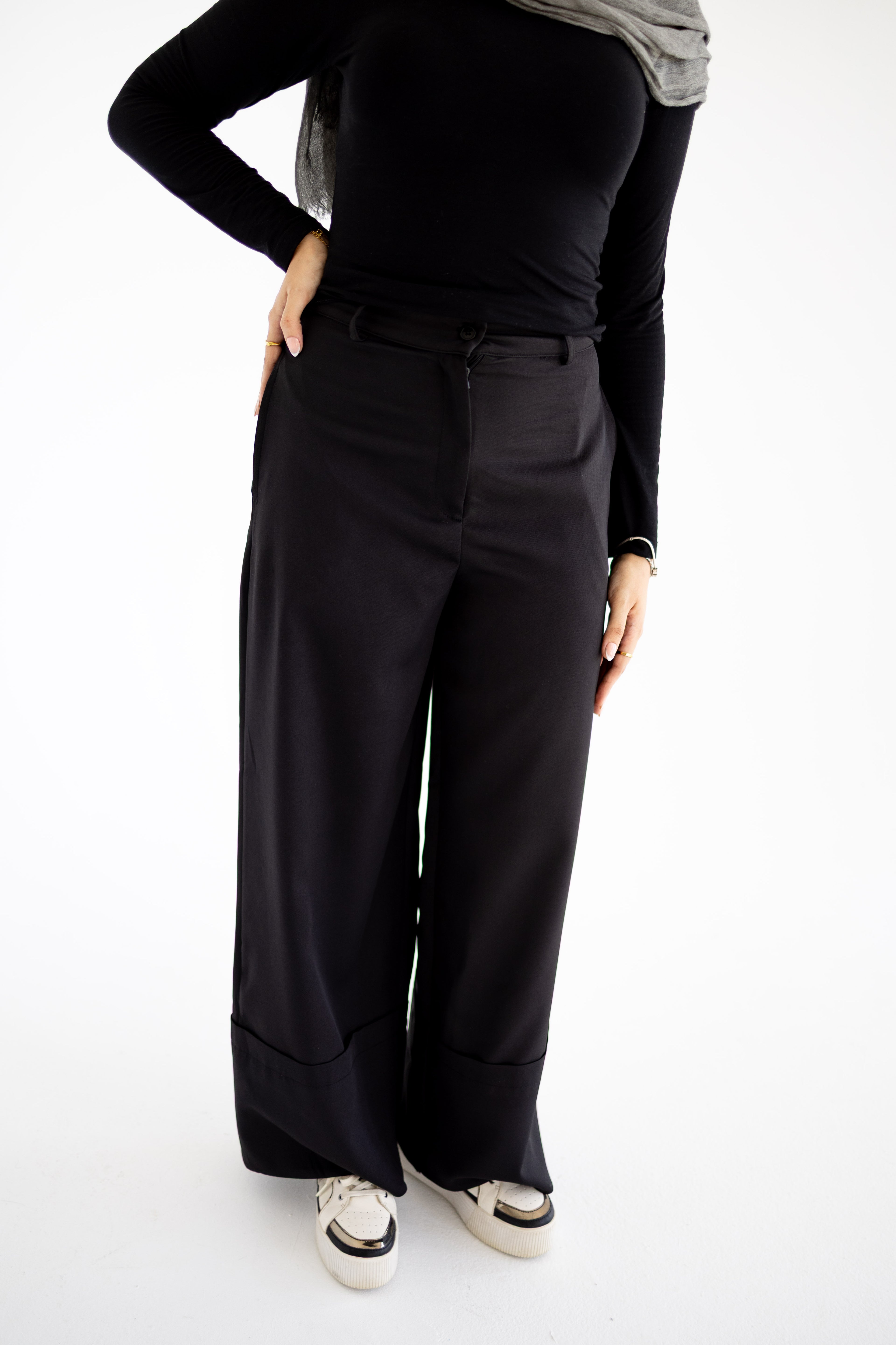The Cuff Trousers In Black