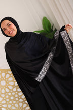 ضيّ القمر (Dhay Al-Qamar) – Moonlight kaftan in black
